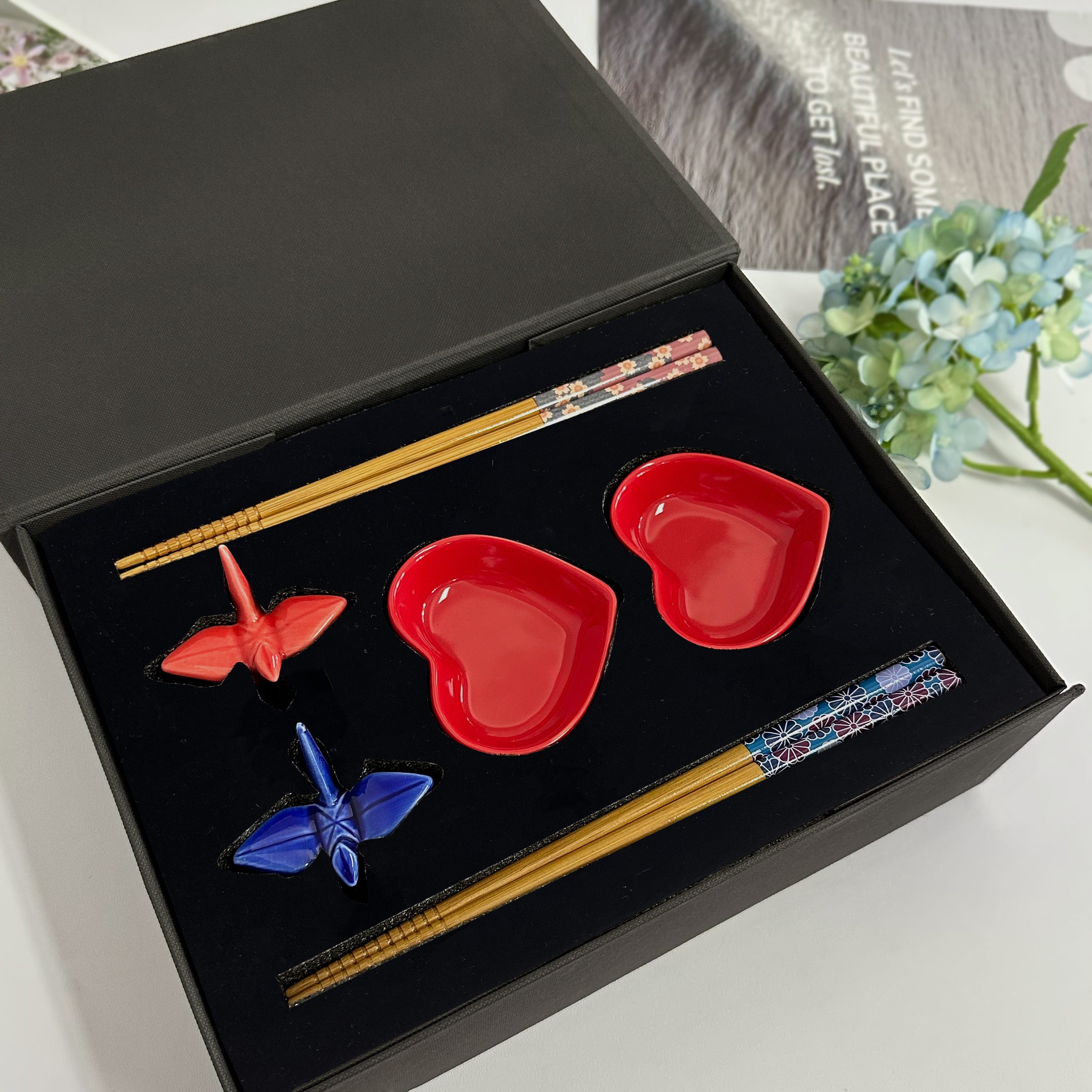 Japanese tableware gift box丨Customized gift for housewarming Home kitchen gift Chopsticks Thousand Paper Crane Chopstick Holder Love Sauce Dish Set DY02-75