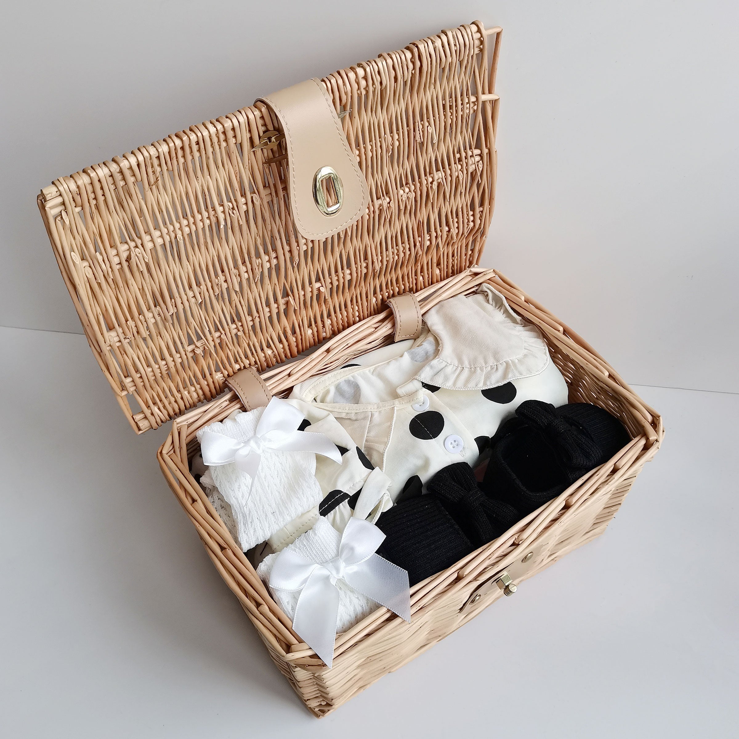 Baby gift, full month gift box set, newborn gift, baby gift, name customization