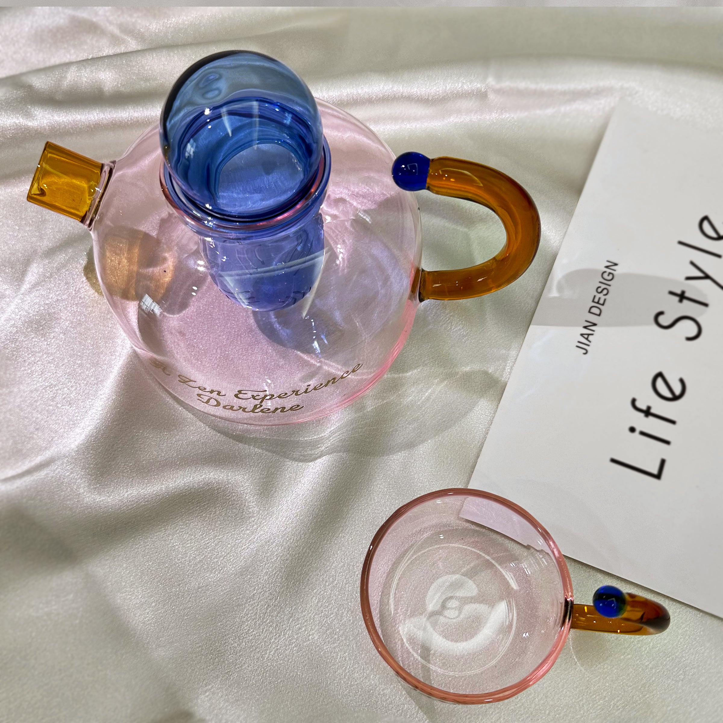 Creative gift box丨Customized gift box High temperature resistant glass Tea water separation Filter teapot Household tea set gift box Contrast color flower teapot DY02-77