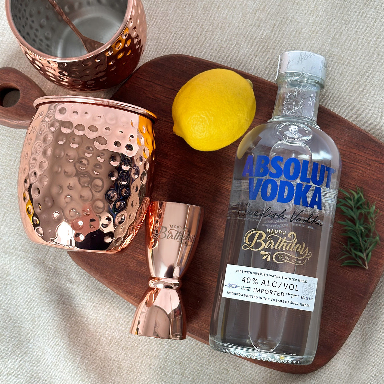 Birthday gift Vodka cocktail custom gift box Wine bottle text engraving Cocktail mixology set A must-have gift for a couple to give a boyfriend Vodka Bartending Set DY02-86