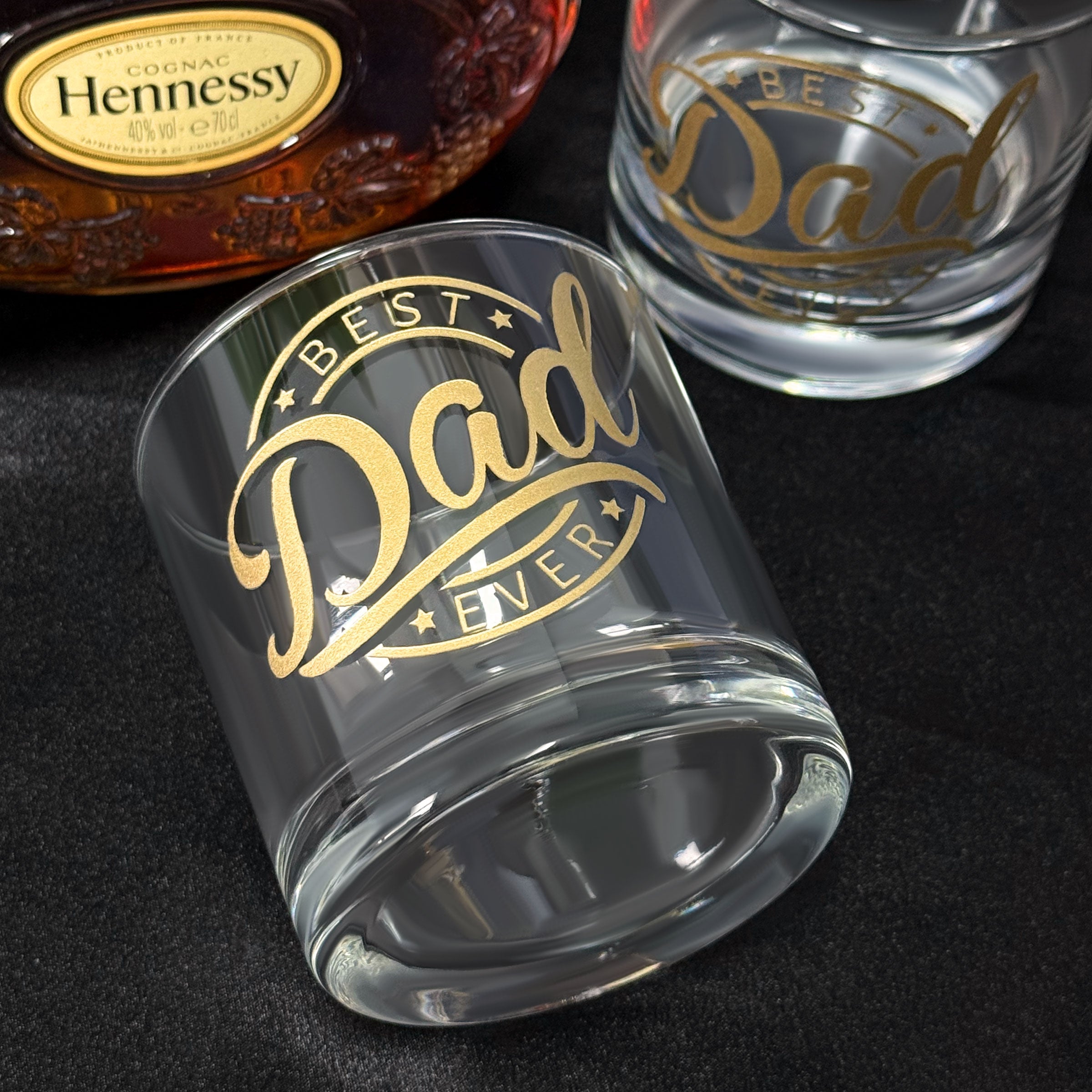 Hennessy X.O雕刻訂製禮盒 客製化威士忌杯對杯 父親節/長輩生日/男士高質感送禮首選 感謝/祝福/紀念一次到位 Hennessy X.O Custom Engraved Gift Set Perfect for Father's Day, Birthdays DY05-69 - Design Your Own Wine