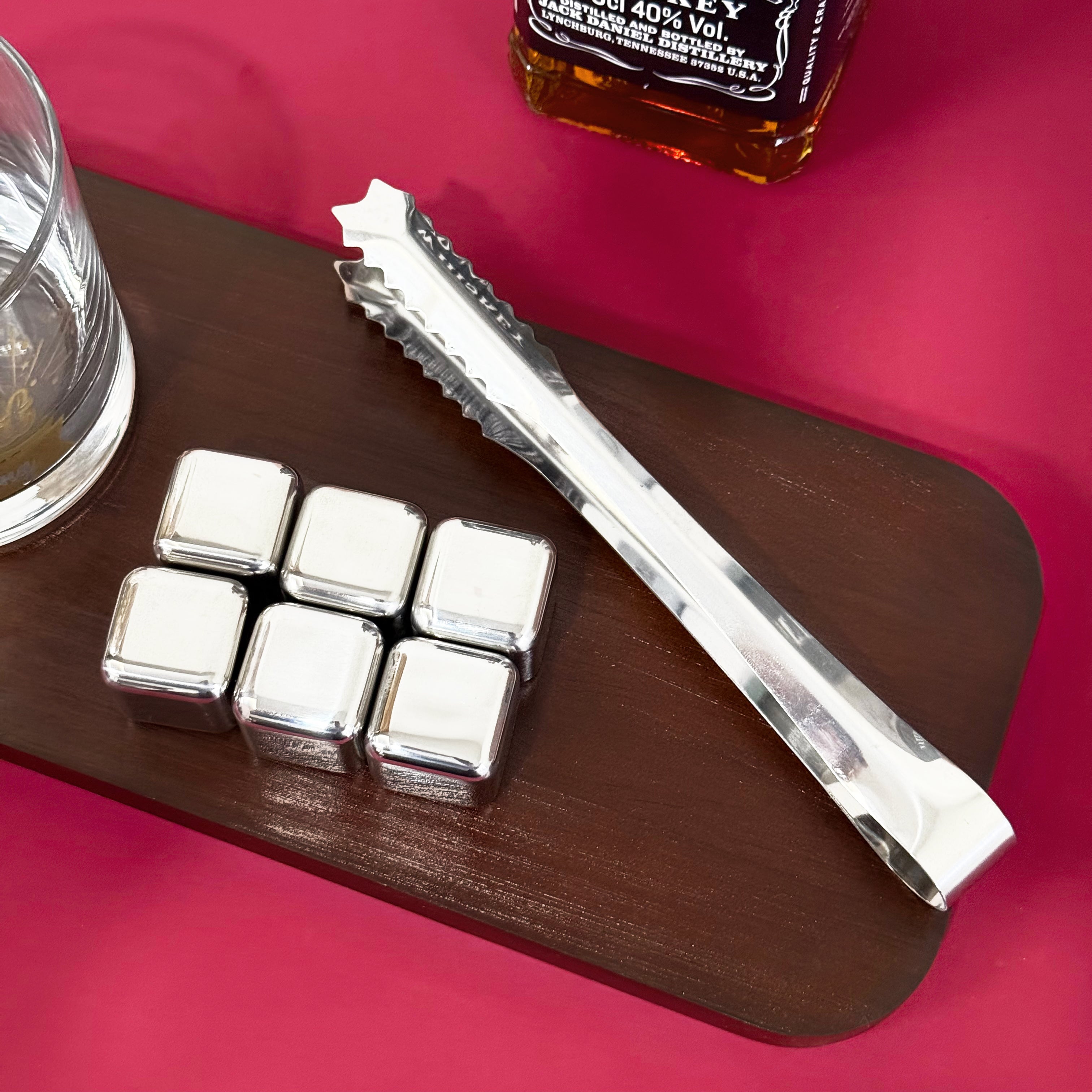 Jack Daniel’s Old No.7 Portrait Engraved Custom Retirement Gift Set | Whisky Trophy with Personalized Text Engraving | Corporate Gift for Retiring Employees | Premium Whisky Gift Box for Business Occasions and Year-End Celebrations | DY04-284