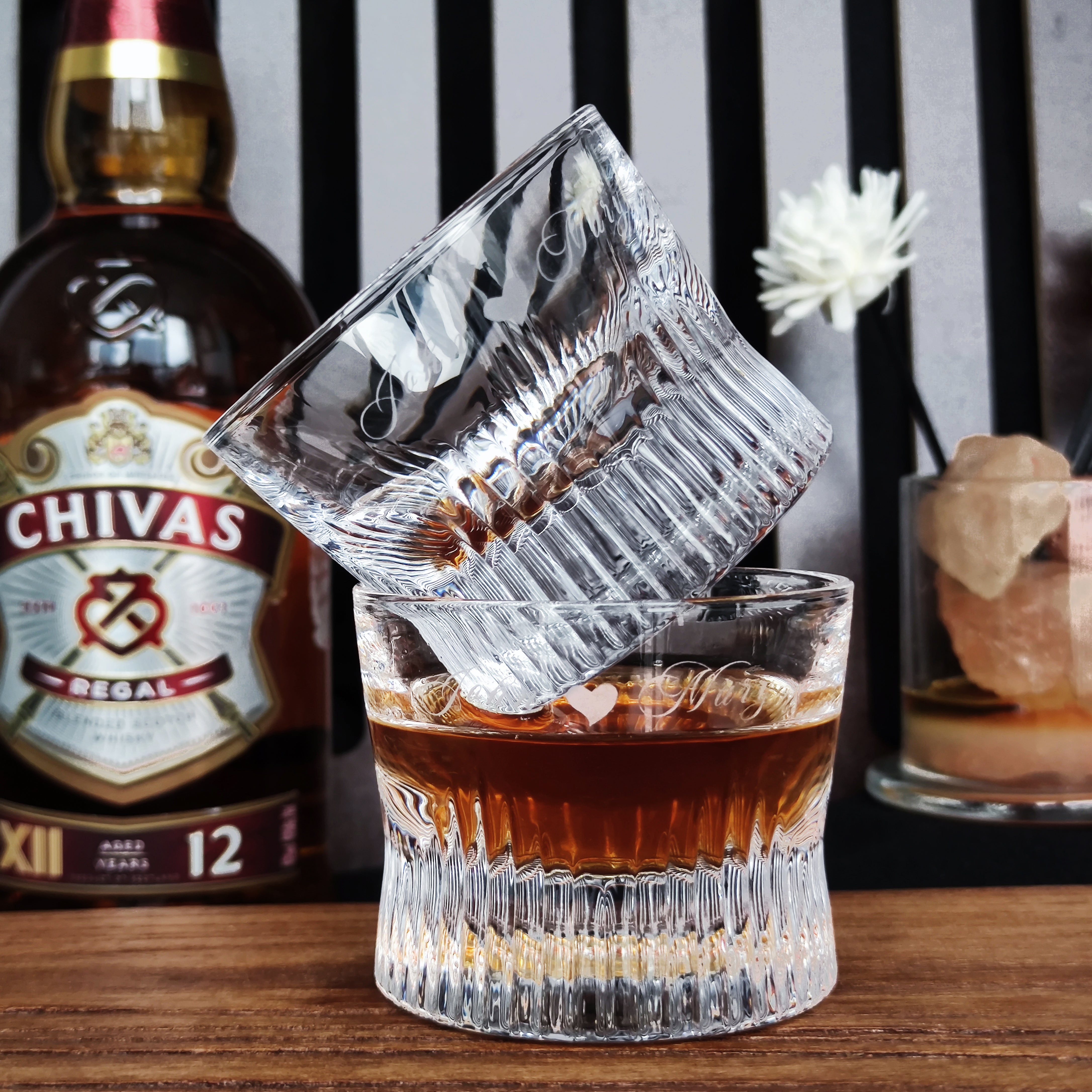 Customized whiskey glass丨Vertical striped glass wine glass, text engraving, name engraving, birthday and anniversary gift for couple and best friend Whiskey Glass-DY01-368