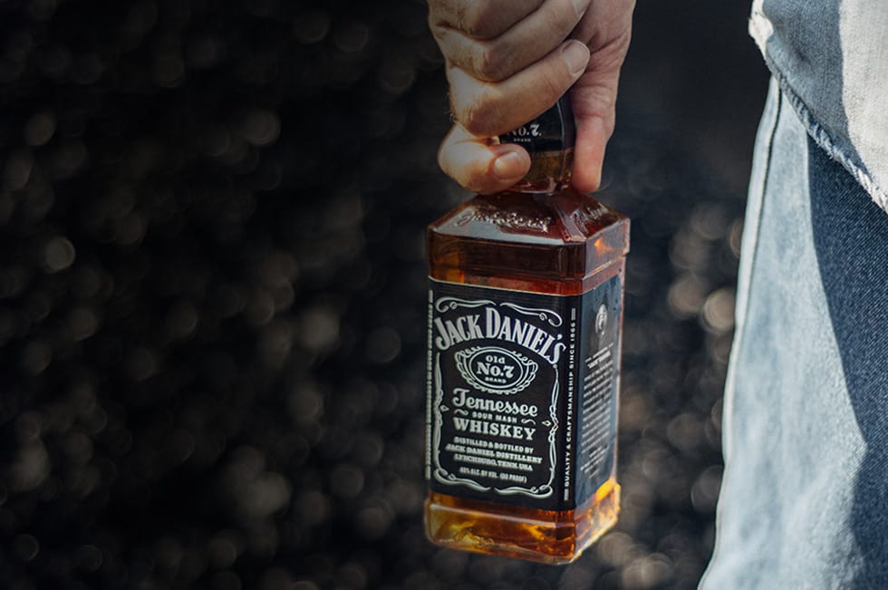 Jack Daniel’s Old No.7 & Bottega Whisky Glasses Gift Set with Engraving |傑克丹尼老7號威士忌&Bottega威士忌杯套裝(含文字人像雕刻) - Design Your Own Wine
