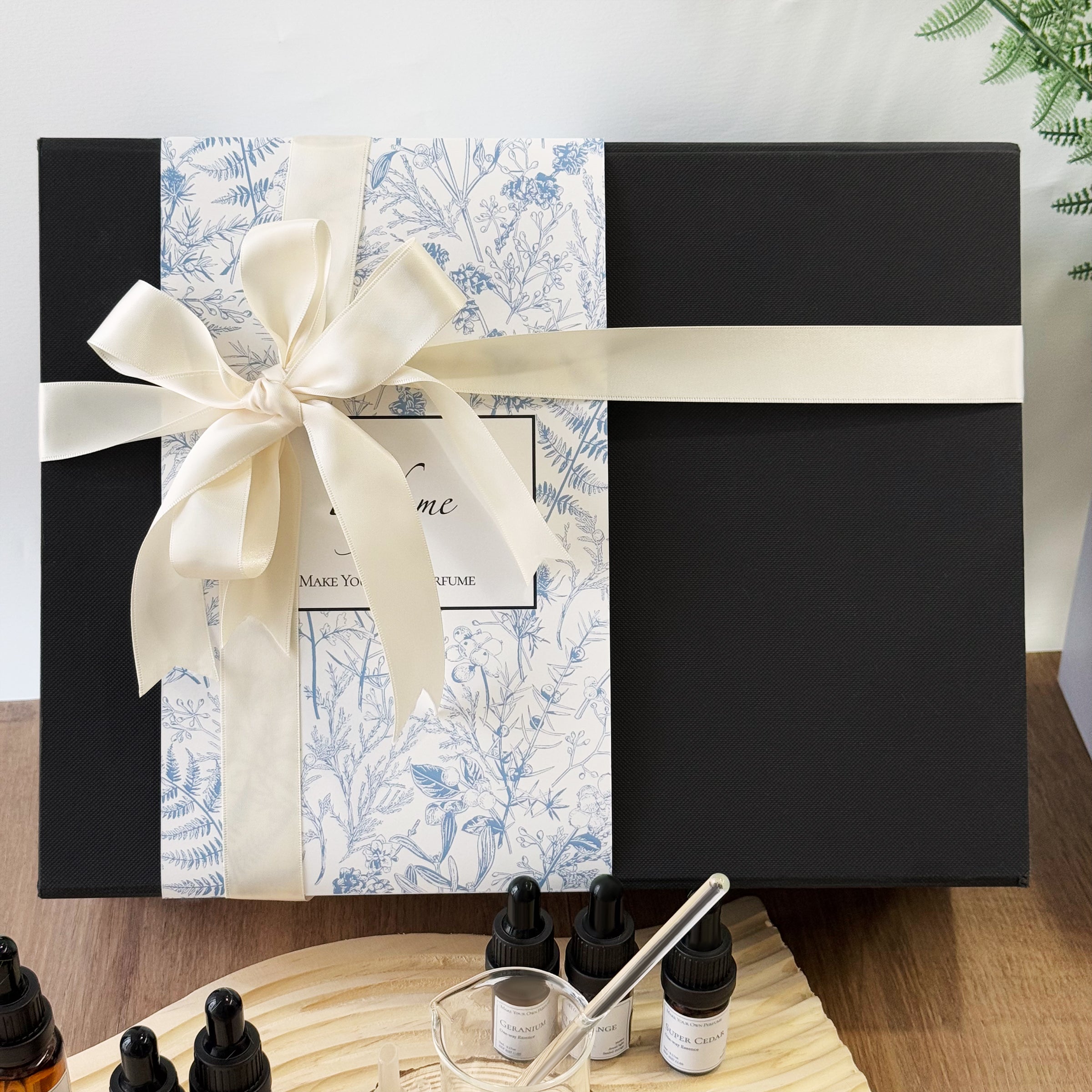 DIY Perfume Gift Set | Woody Fragrance for Men Create Your Own Perfume | Customized Men's Woody Perfume Gift Set | Exclusive Fragrance Experience | Perfect Gift for Boyfriend, Husband, Valentine's Day, Anniversary, or Birthday  DY01-411