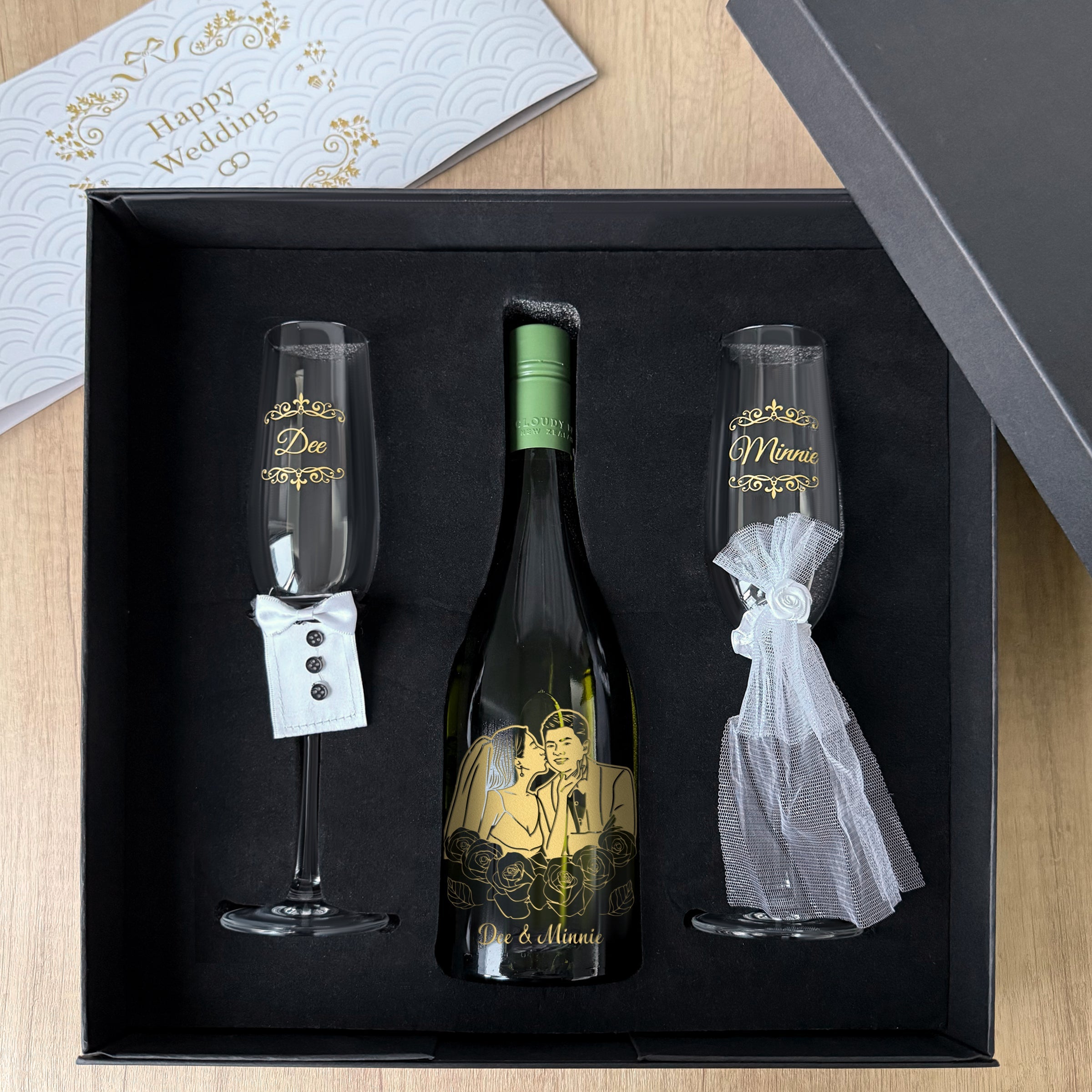Wedding Gift | Cloudy Bay Sauvignon Blanc Portrait Engraving Customization | Cloudy Bay Sauvignon Blanc Wine Gift Box | Gift for Newlyweds, Friends, or Sisters | Creative and Romantic Gift Box