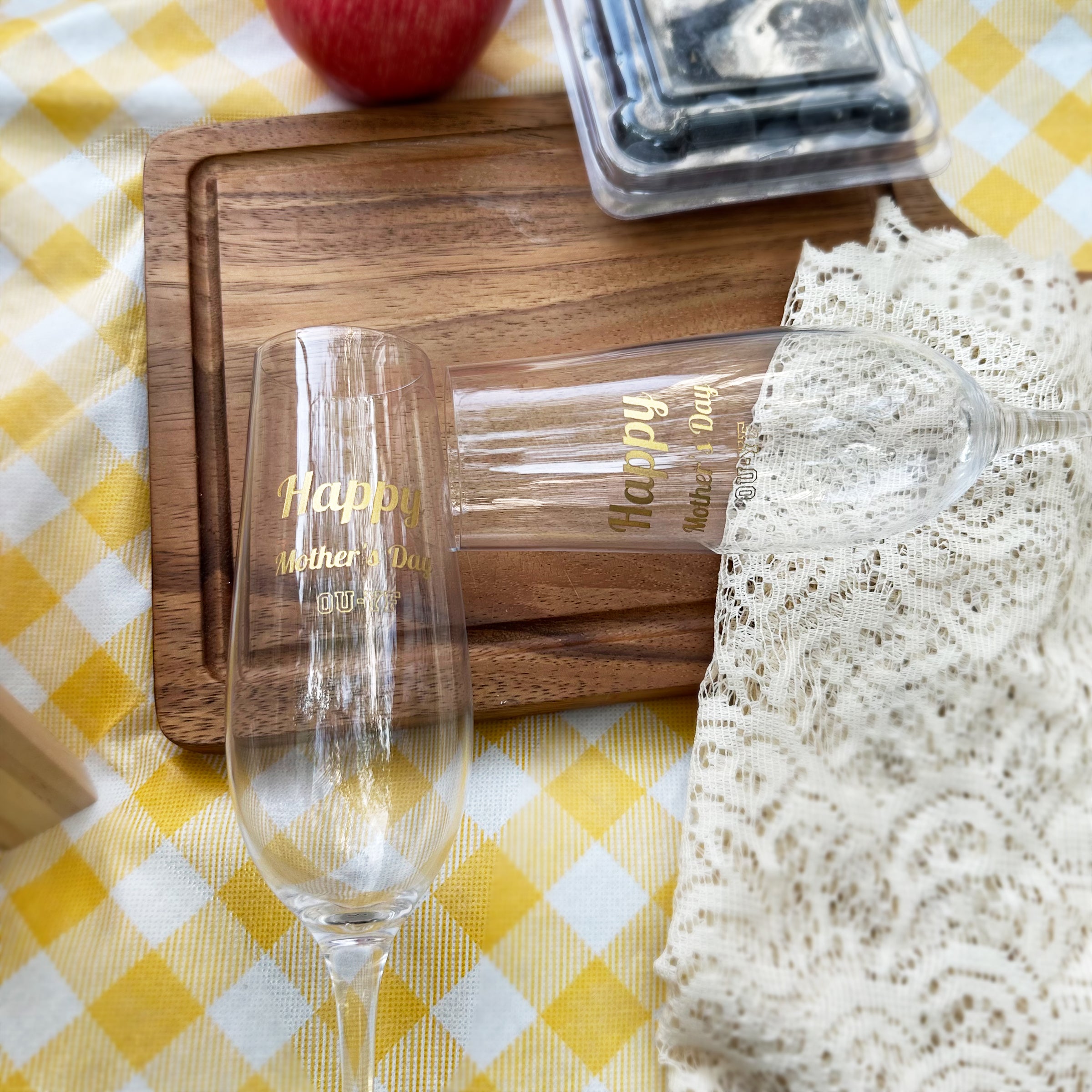 Mother's Day gift box | Single bottle and double glass Moet champagne Customized gift with text and image Mother's Day gift for mom and mother-in-law