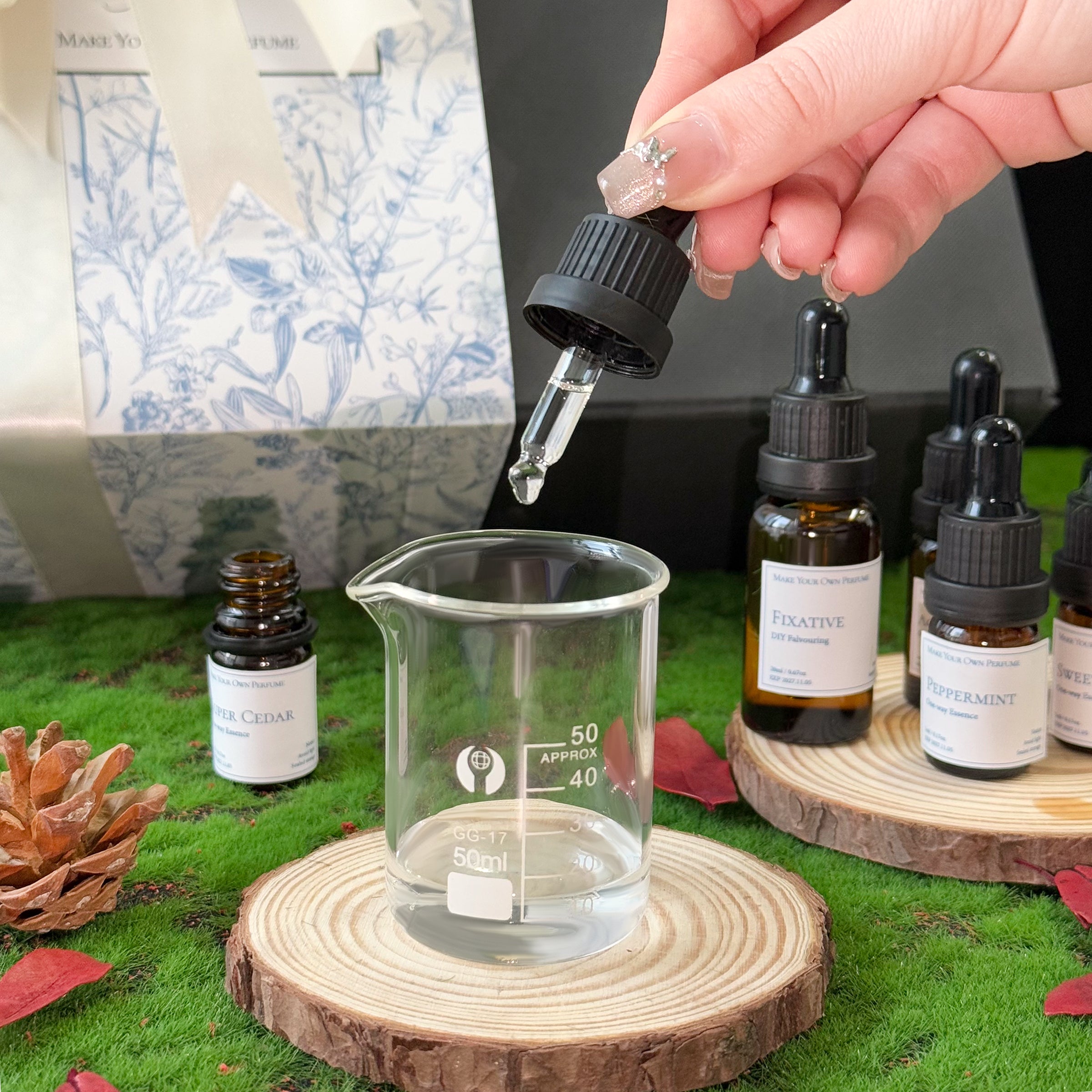 DIY Perfume Gift Set | Woody Fragrance for Men Create Your Own Perfume | Customized Men's Woody Perfume Gift Set | Exclusive Fragrance Experience | Perfect Gift for Boyfriend, Husband, Valentine's Day, Anniversary, or Birthday  DY01-411