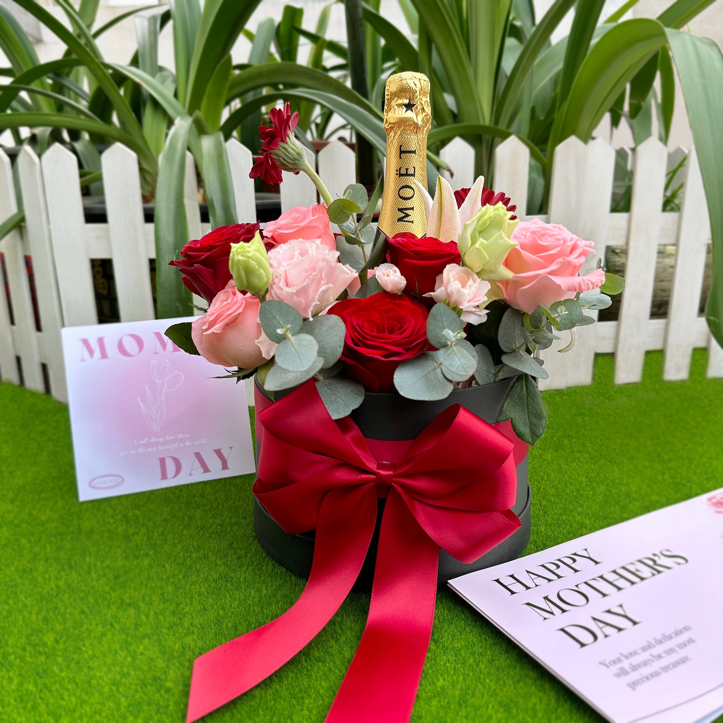 Mother's Day gift box | Noble black flower box Customized Moet champagne gift Mother's Day flower gift Romantic and atmospheric gift for wife and mother