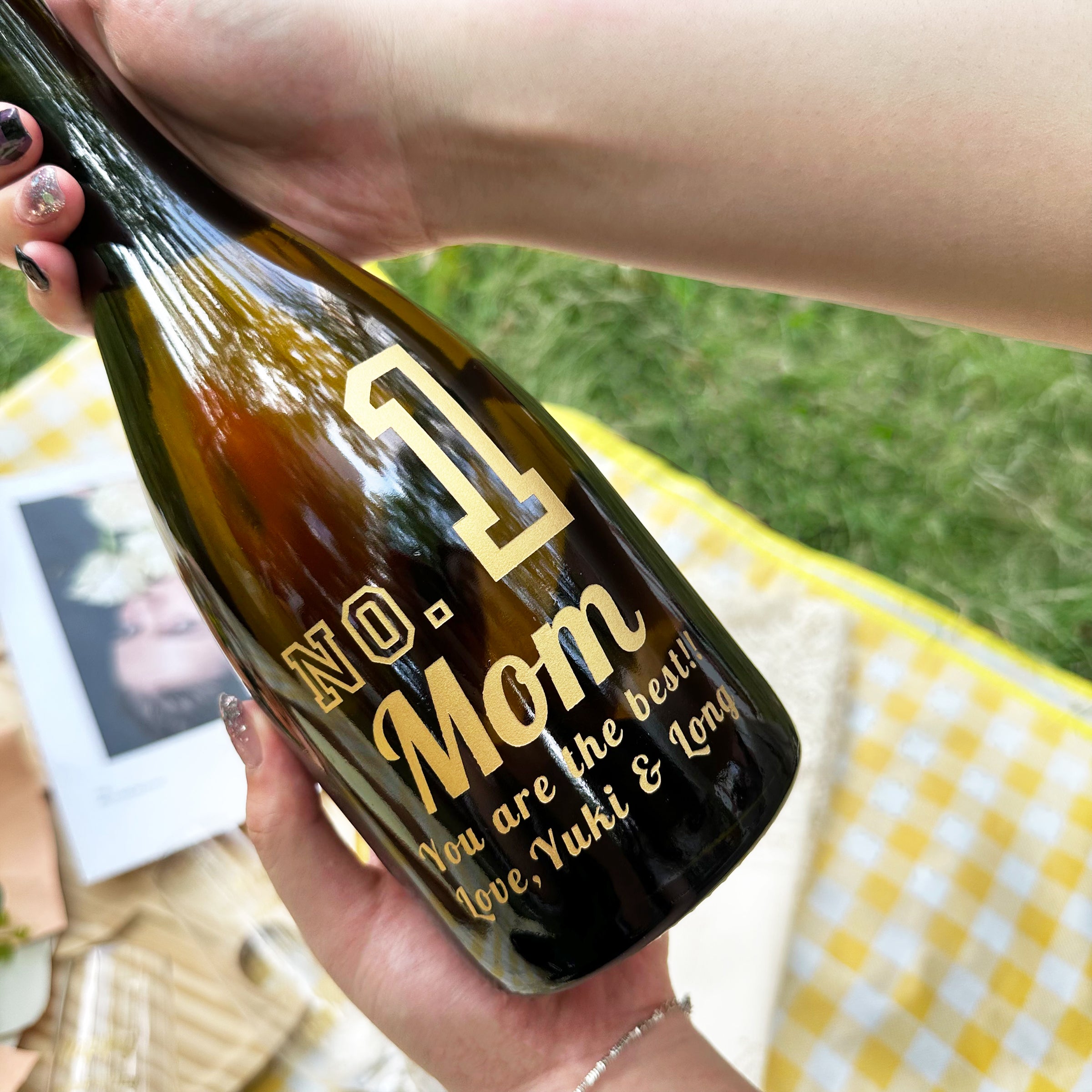 Mother's Day gift box | Single bottle and double glass Moet champagne Customized gift with text and image Mother's Day gift for mom and mother-in-law