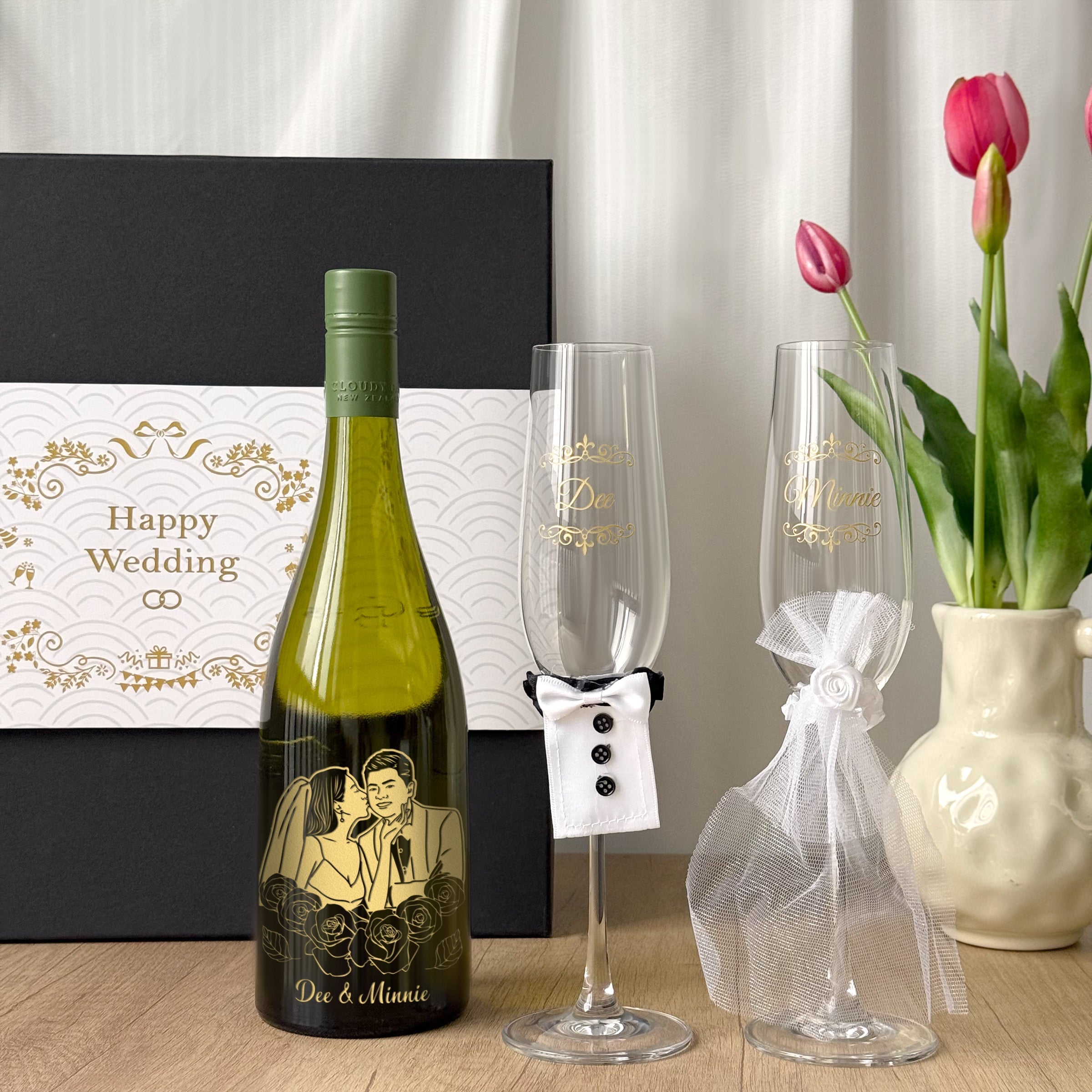 Wedding Gift | Cloudy Bay Sauvignon Blanc Portrait Engraving Customization | Cloudy Bay Sauvignon Blanc Wine Gift Box | Gift for Newlyweds, Friends, or Sisters | Creative and Romantic Gift Box