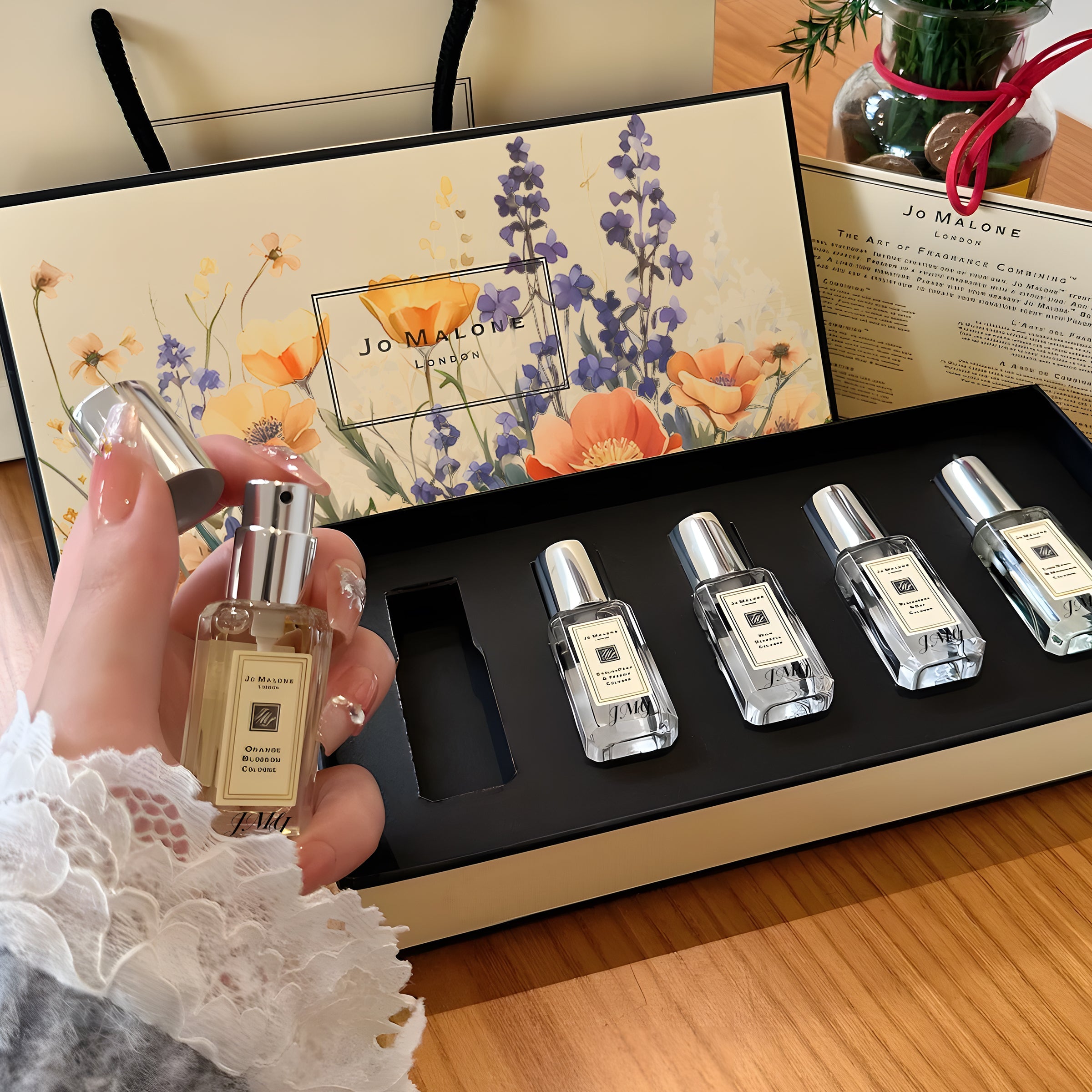 Jo Malone Mini Perfume Gift Set with Custom Box Design, Personalized Engraved Message - A Unique Romantic Birthday & Valentine's Gift for Her Featuring Portrait Customization Jo Malone Aromatherapy gift box-customized box DY01-418