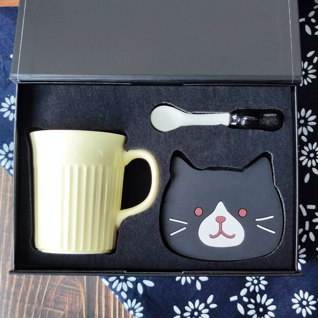 Meow Tea Party