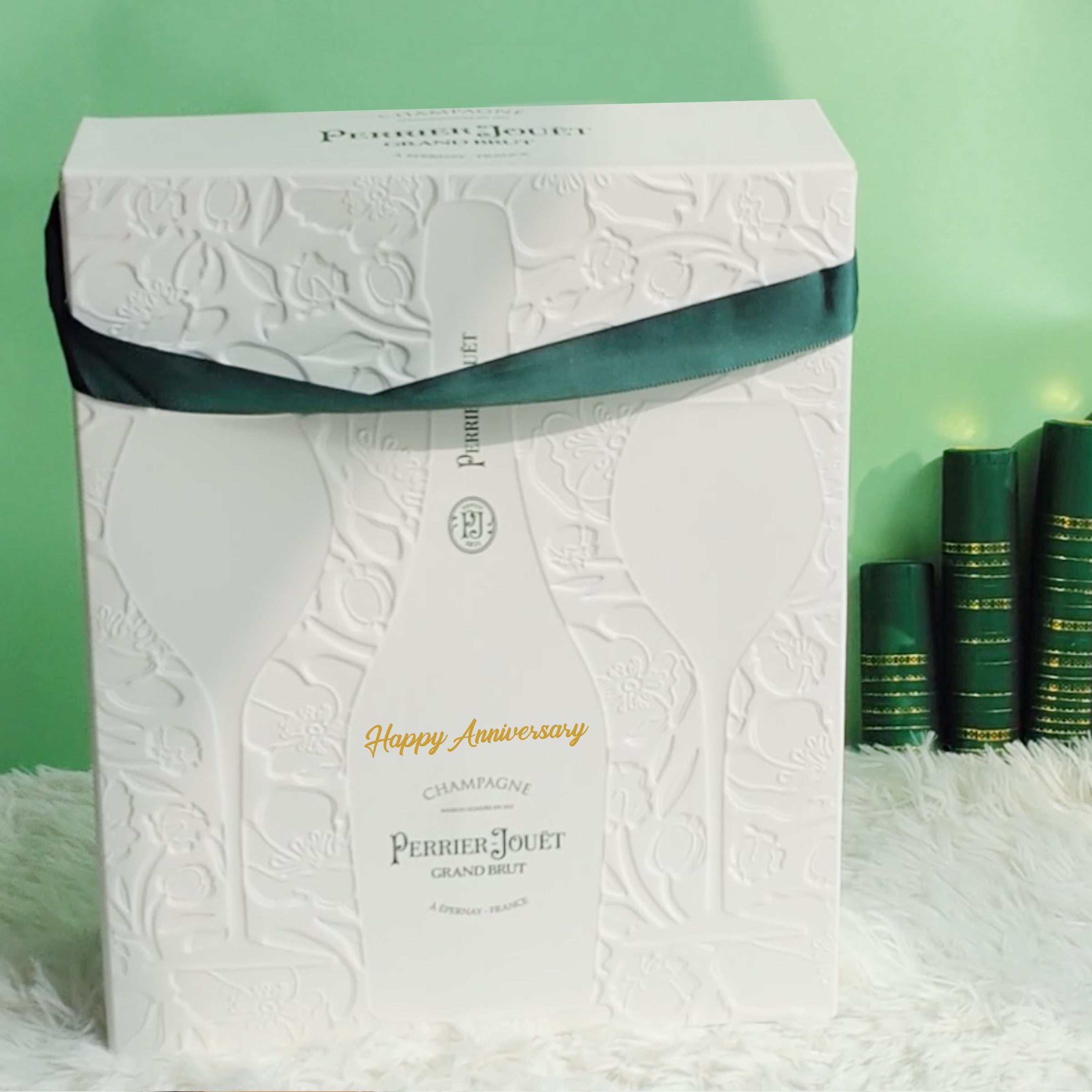 [Customized Gift] Perrier-Jouët Grand Brut Set Anniversary Gift Couple Gift (Portrait Engraving)