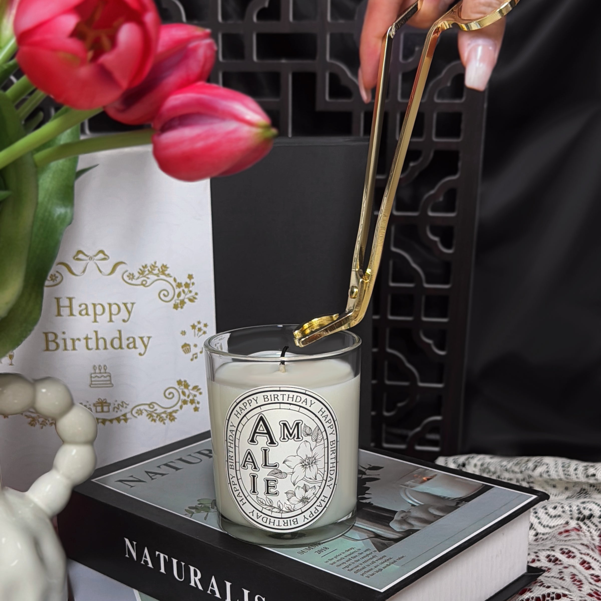 Romantic Scented Candle Gift Set | Freesia Fragrance with Customizable Candle Labels - Premium Accessories Including Candle Snuffer, Bell & Wick Trimmer. The Perfect Ceremonial Gift for Couples, Friends' Birthdays & Anniversaries DY01-407