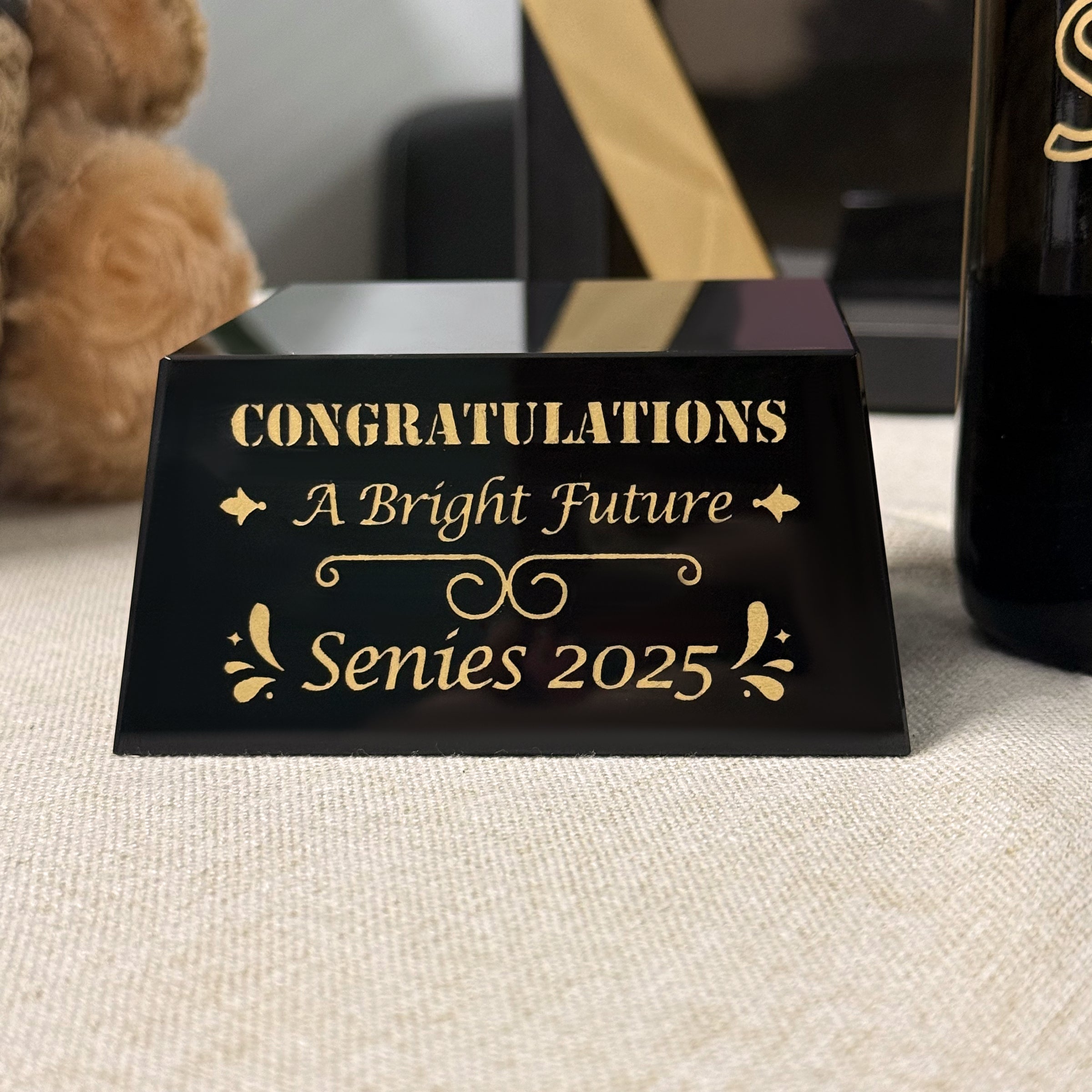 Custom Graduation Gift · Portrait Engraving Gift Box Celebrating Graduation Ceremony · Perfect Gift for Friends Photo Design · One-of-a-Kind Personalized Present Portrait Engraving Red Wine Graduation Gift DY05-66