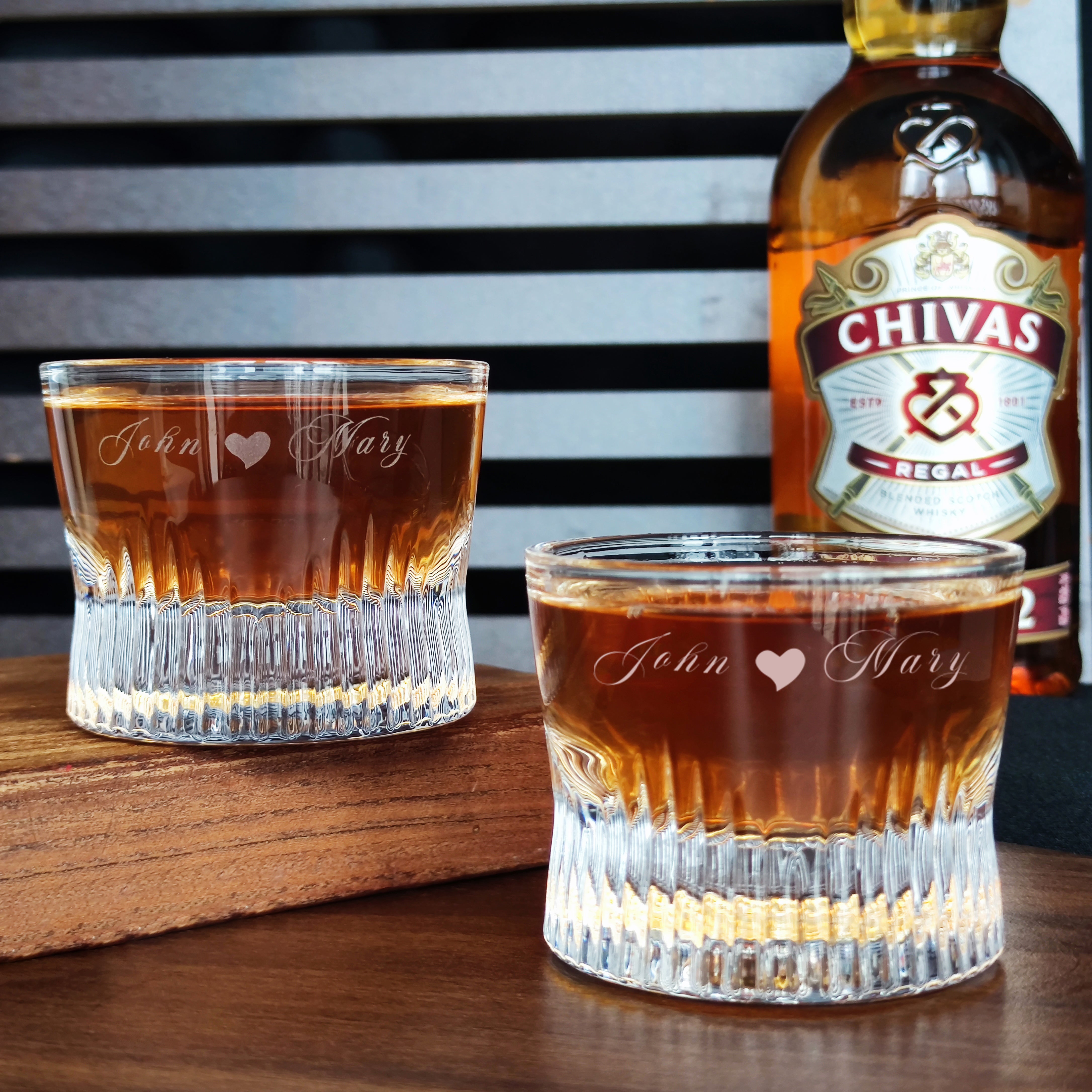 Customized whiskey glass丨Vertical striped glass wine glass, text engraving, name engraving, birthday and anniversary gift for couple and best friend Whiskey Glass-DY01-368