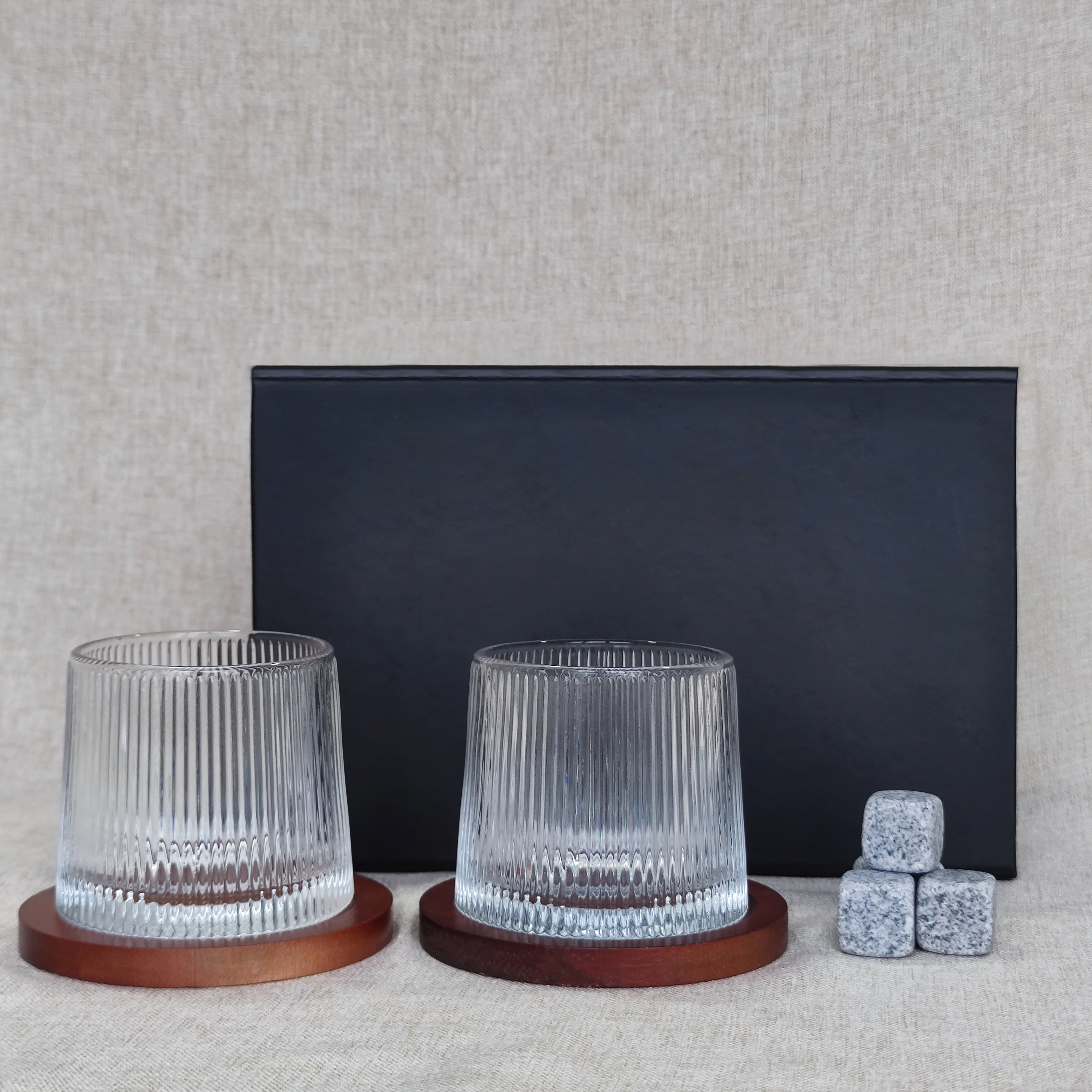 Vertical pattern rotating whiskey glass Bible engraved whiskey pair glass ice tart gift box creative customized gift